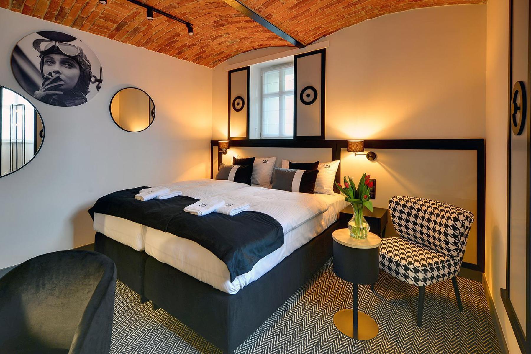 Oak Rooms Oborniki Slaskie Exterior photo